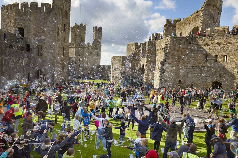 Dr Zigs guinness world record of most giant bubbles ever made using our dr zigs bubble kits in caernarfon castle north wales brand advertising mass participation event