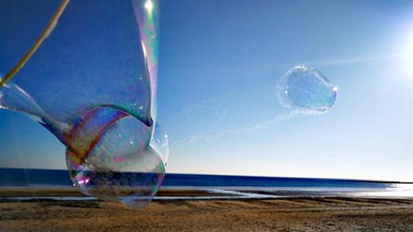 How To Make Giant Bubbles in Hot Weather