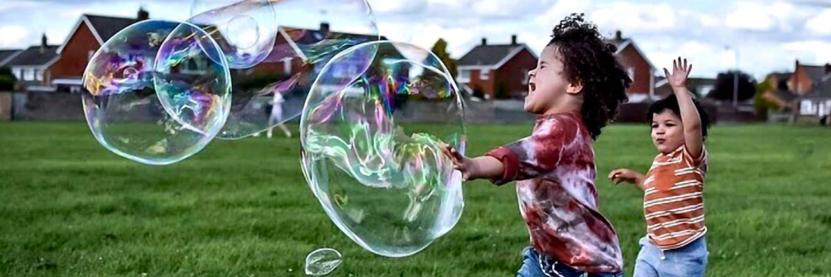 Making Giant Bubbles – Child Care Resource Service