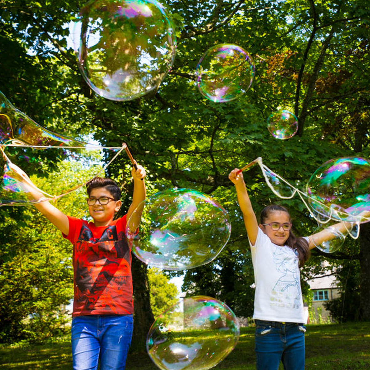 Mille Bornes Kit Bulles Géantes Dr Zigs - Baguettes Solution Professionnelle Jardin 1014573 Mille Bornes Kit Bulles Géantes Dr Zigs - Baguettes Solution Professionnelle Jardin 1014573