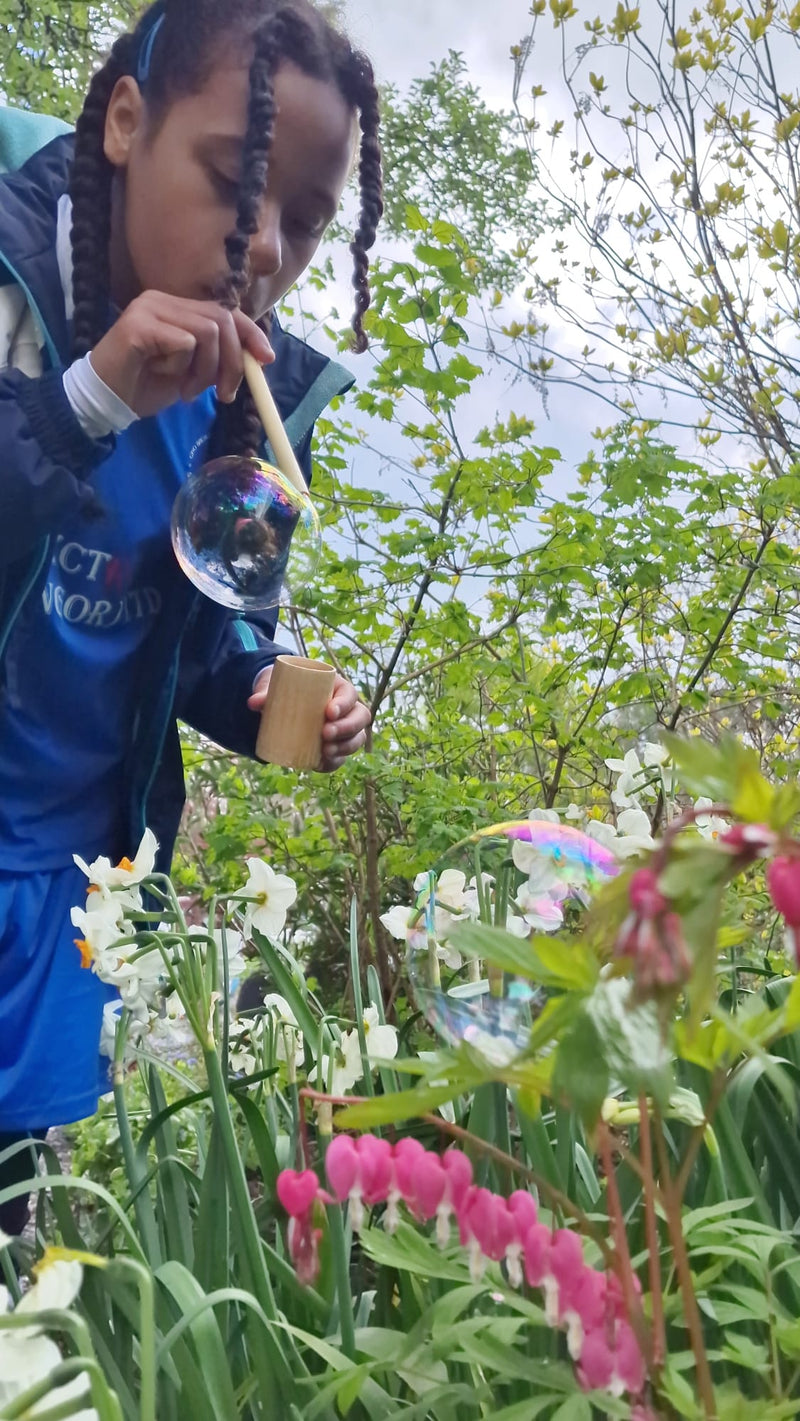 Dr Zigs Bubble Pollinator Kit | Pollinate Flowers with Bubbles!